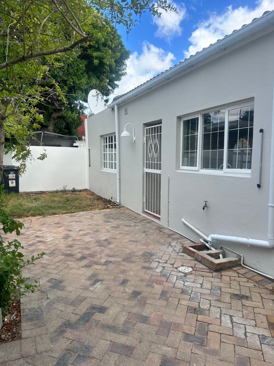 To Let 1 Bedroom Property for Rent in Harfield Village Western Cape